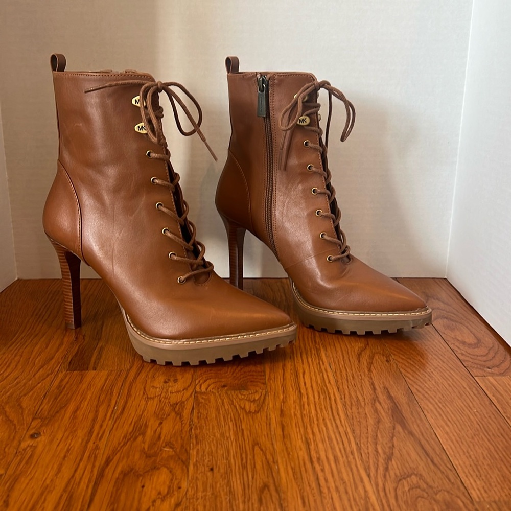 Michael Kors Kyle Lace Up Bootie Leather Heels Sz 7 (Brand New No Box)